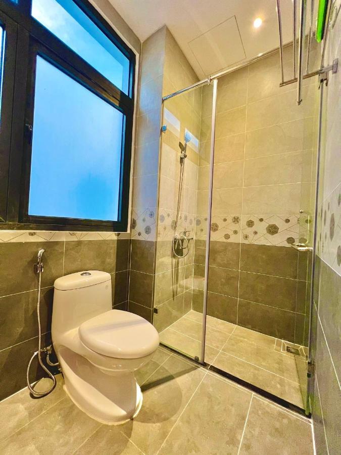 Bistro Hotel Grand World Дуонг-Донг Экстерьер фото