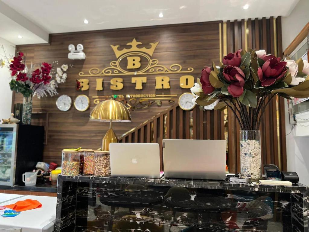 Bistro Hotel Grand World Дуонг-Донг Экстерьер фото